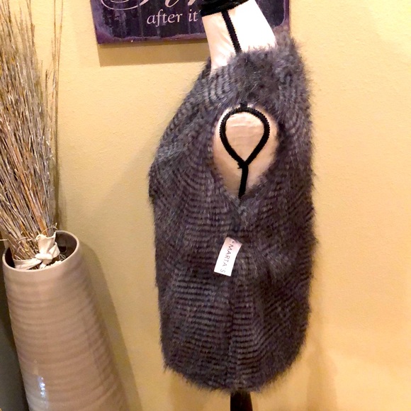 Jack by BB Dakota Revolve Boho Gray Black Faux Fur Vest Small - Picture 6 of 10